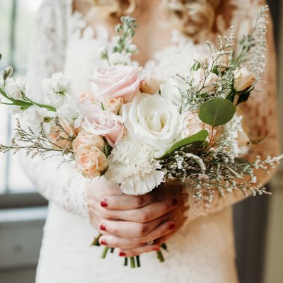 💐 A La Carte Wedding Florals - Looking for beautiful wedding flowers without the overwhelm? Our A La Carte Wedding Florals are designed for couples who value local blooms, simple ordering, and heartfelt design—without the cost or complexity of full-service.

Choose only what you need: bridal bouquet, boutonnières, centerpieces, arbor sprays, and more—customized to your color palette and style, using what’s fresh from the farm.

Perfect for elopements, intimate ceremonies, and DIY-loving couples. You order, we create, you pick up—it’s that simple. No consultations needed.

✨ Grown with care. Designed with heart. Ready to bloom for your big day.

View our full A La Carte menu at headleyflowerfarm.com/a-la-carte