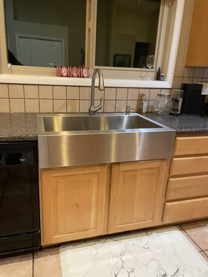 Farmhouse Kitchen Sink installation - Modified cabinets to fit new farmhouse kitchen sink and updated plumbing Farmhouse Kitchen Sink installation - Modified cabinets to fit new farmhouse kitchen sink and updated plumbing
