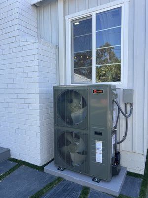 Trane System Installations - A collection of our Trane HVAC installations throughout the South Bay. Each system is professionally installed by our technicians for maximum comfort and efficiency. 
At Aloha Air we install Trane because it is one of the most trusted, durable and efficient HVAC brands in the industry.