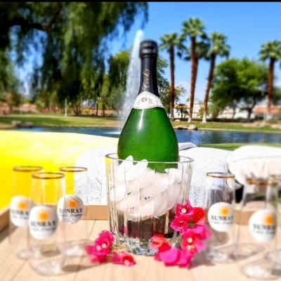Complimentary champagne and flutes! - Parties of 6 or more receiving massages are eligible for a complimentary bottle of champagne and keepsake champagne flutes.
*must be 21 or over to consume alcohol