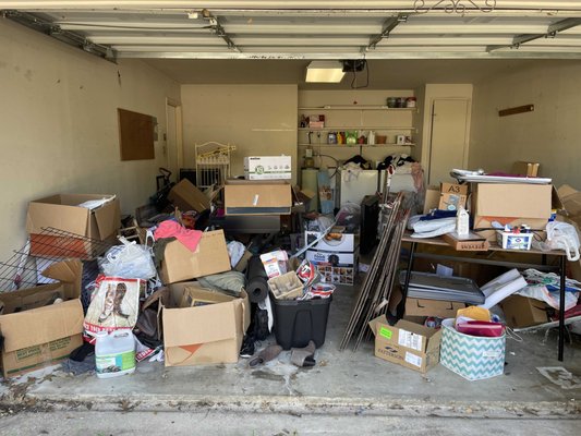 Packing a garage - This client was moving out of their home and only had a short amount of time to get ready for the movers. We were able to organize, categorize and pack before the movers arrived.