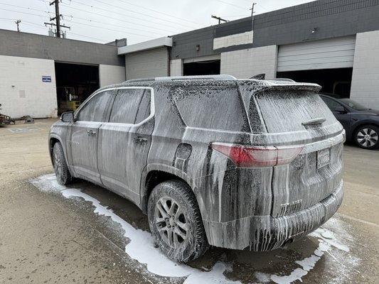 Chevrolet Traverse Exterior Detail - Exterior hand wash with active foam. We performed a Rim, Tires and Windows detail and cleaning Chevrolet Traverse Exterior Detail - Exterior hand wash with active foam. We performed a Rim, Tires and Windows detail and cleaning