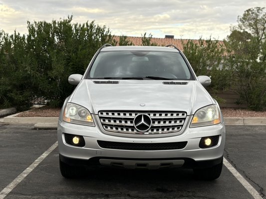 Mercedes ML350 2008 Pre-Sale Prep - Duration: 5 hours | Cost: $200
Performed full pre-sale detailing: engine bay wash, interior deep clean, exterior shine, tire & rim dressing, windows cleaned, headlights polished.
Result: Customer successfully sold the car for $5,000.