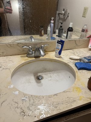 Tough Bathroom Deep Clean Results - Here you can see a bathroom before cleaning and the final results after detailed work. I provided deep cleaning of the sink, mirror, toilet, bathtub, and all bathroom surfaces. The goal was to thoroughly clean, sanitize, and refresh the space, leaving a spotless and polished finish. Afterwards, the space was left fresh, polished, and spotless with a renewed feel.