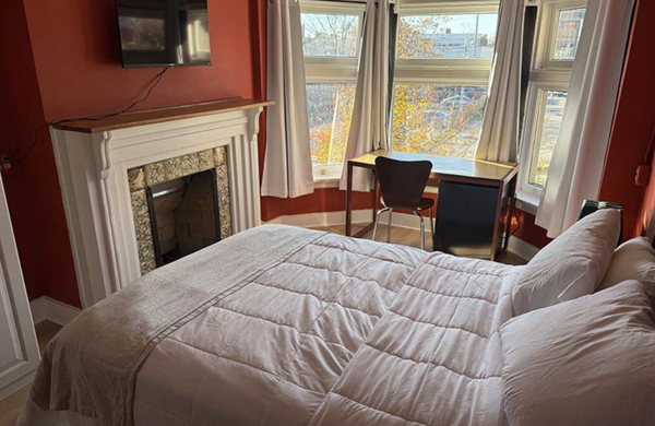 Full Bed w/ Fireplace, Half Bath - Fireplace is decorative. Room has individual climate control, TV, mini fridge, in-room half bath (toilet and sink), but separate individual private locked single showers available throughout the building. 

Sleeps 2
1 Full bed
1 Bathroom
153ft²