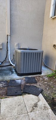 2 stage rheem air conditioner installation in weston florida - Two‑Stage Rheem AC Installation – Weston, FL

We upgraded this Weston home from an older single‑stage system to a high‑efficiency two‑stage Rheem air conditioner for smoother cooling, better humidity control, and improved energy performance.

Results: 

Quieter operation

Better humidity control

More consistent temperatures

Lower energy usage

Clean, code‑compliant installation built for South Florida conditions