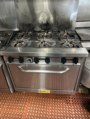 Range repair - We repaired a range for a customer. We inspected the burners and ignition, found the cause of the issue, and replaced the faulty parts. Thanks to our fast parts delivery, we returned to finish the repair in just two days! After testing it, the range is working properly again.