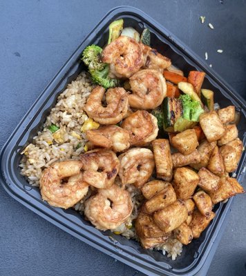 Hibachi Japanese plates - Family of four steak shrimp and salmon and lobster dinner plates! Hibachi Japanese plates - Family of four steak shrimp and salmon and lobster dinner plates!