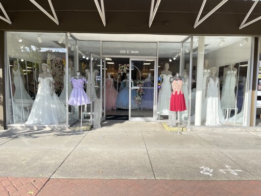 Lucia Isabel Collection - Bridal, Quinceañera and Formal Dress Boutique located in the heart of Downtown Hillsboro Lucia Isabel Collection - Bridal, Quinceañera and Formal Dress Boutique located in the heart of Downtown Hillsboro