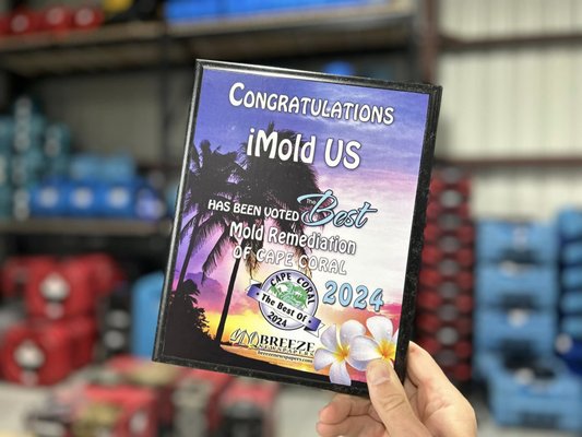 Why iMold Cleaning and Restoration? - With over 28 years of experience, iMold is Southwest Florida’s trusted expert in mold removal and water damage restoration. We prioritize your health and home’s safety, responding quickly to mitigate water damage, prevent mold growth, and restore your property to pre-loss conditions. Our certified professionals use industry-leading tools, environmentally safe products, and proven remediation processes to deliver lasting results.
Many homeowners are unsure whom to call when faced with water damage or an unexpected leak. While plumbers and insurance agents play a role, they are not equipped to extract water, dry affected areas, or prevent further damage. iMold specializes in comprehensive water damage restoration, handling everything from containment and drying to mold prevention and structural restoration—all under one roof.
As a State of Florida Licensed Mold Remediator and Assessor, we meet the highest industry standards for mold and water damage services. We are also IICRC-certified in Water Damage, Mold Remediation, Applied Structural Drying, Carpet Cleaning, and Odor Abatement, ensuring expert care for your home or business. Call iMold today for a free inspection by one of our experienced estimators and get the peace of mind you deserve! Why iMold Cleaning and Restoration? - With over 28 years of experience, iMold is Southwest Florida’s trusted expert in mold removal and water damage restoration. We prioritize your health and home’s safety, responding quickly to mitigate water damage, prevent mold growth, and restore your property to pre-loss conditions. Our certified professionals use industry-leading tools, environmentally safe products, and proven remediation processes to deliver lasting results.
Many homeowners are unsure whom to call when faced with water damage or an unexpected leak. While plumbers and insurance agents play a role, they are not equipped to extract water, dry affected areas, or prevent further damage. iMold specializes in comprehensive water damage restoration, handling everything from containment and drying to mold prevention and structural restoration—all under one roof.
As a State of Florida Licensed Mold Remediator and Assessor, we meet the highest industry standards for mold and water damage services. We are also IICRC-certified in Water Damage, Mold Remediation, Applied Structural Drying, Carpet Cleaning, and Odor Abatement, ensuring expert care for your home or business. Call iMold today for a free inspection by one of our experienced estimators and get the peace of mind you deserve!