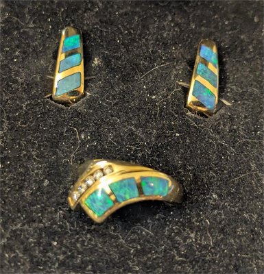 Sunny's Jewelry, Coins, Tools & Vintage Finds 1300+ - Browse a variety of items including vintage and modern jewelry, collectible coins, unique estate pieces, and an assortment of tools and equipment. You’ll also find an interesting mix of vintage collectibles, oddities, and specialty items throughout the sale.
With over 1,000 lots, this auction offers something for both collectors and everyday buyers, from practical items to unique one-of-a-kind finds. Sunny's Jewelry, Coins, Tools & Vintage Finds 1300+ - Browse a variety of items including vintage and modern jewelry, collectible coins, unique estate pieces, and an assortment of tools and equipment. You’ll also find an interesting mix of vintage collectibles, oddities, and specialty items throughout the sale.
With over 1,000 lots, this auction offers something for both collectors and everyday buyers, from practical items to unique one-of-a-kind finds.