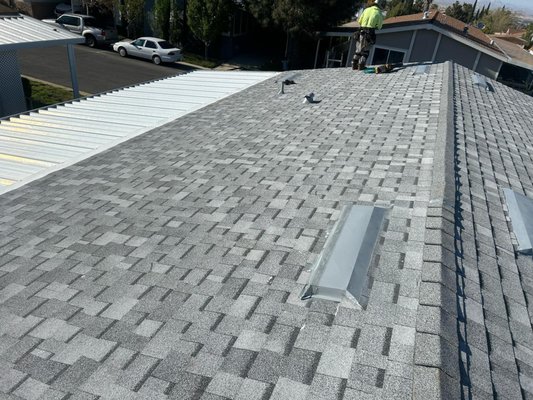 Manufactured Home Full Re‑Roof - We completely stripped off the old shingles and outdated felt paper underlayment on this manufactured home, then upgraded to Owens Corning Deck Defense™ underlayment for unbeatable moisture protection. Finally, we installed Owens Corning TruDefinition® Duration® Cool shingles—engineered to reflect heat, boost energy efficiency, and deliver clean, modern curb appeal. The result is a rock‑solid, leak‑resistant roof that looks great and stands up to whatever the elements throw at it.