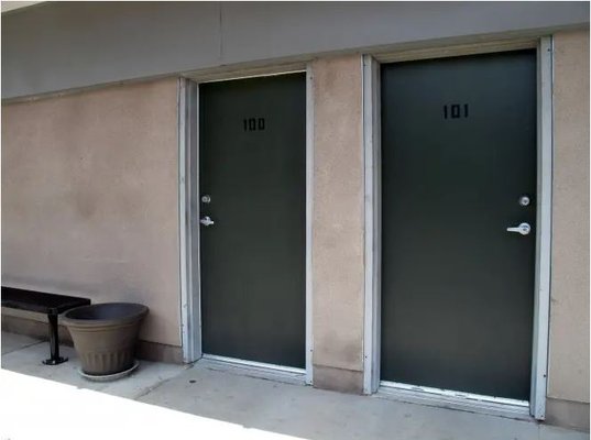 24/7 Private Lockout Rehearsal Studios – North Hollywood - ABC Rehearsal Studios offers private 24/7 lockout rehearsal rooms designed for working musicians, bands, and producers in North Hollywood. Each studio provides secure access, individual climate control, and a functional layout built for long rehearsals and creative sessions. Our spaces are professionally managed and designed to give artists a reliable, private environment to rehearse, write, and prepare for tours or recording sessions.