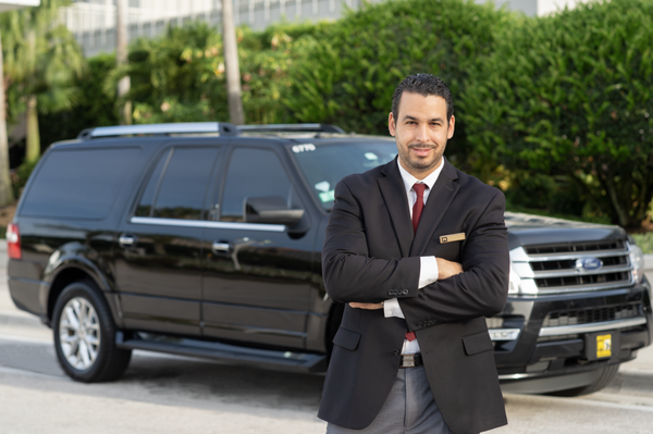 Mears Luxe Professional Chauffeured Private Car Service - Reliable, timely, professional black car service in SUVs, vans, sedans/town cars in cities throughout the U.S.A. with 24/7/365 live support. Hire Mears Luxe Private Car Service as your one stop source for all your airport, cruise port, corporate, executive, VIP, and professional chauffeured car service needs. Our online booking system allows you to easily create and manage all your car service reservations. For decades, our customers have come to rely on our exceptional service and reliability. Our professional chauffeurs are here to make your ground transfer as prompt and comfortable as possible.