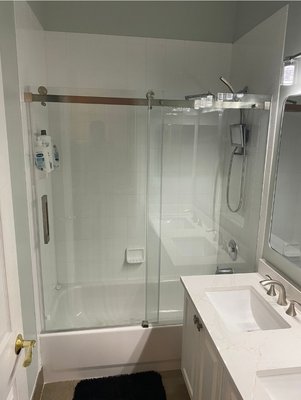 Bath countertop - Partial bath remodeling. Bath countertop - Partial bath remodeling.