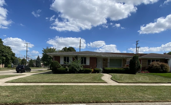Lawn Care Services and Maintenance - Recent Lawn edging and cut