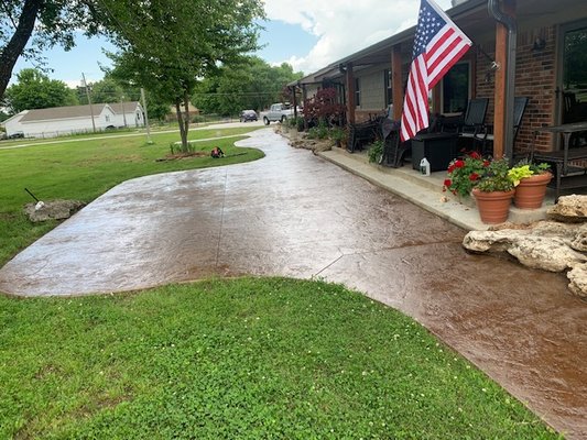 Decorative Concrete Patio in Owasso - This patio really dressed up the front yard and made a great gathering place. Decorative Concrete Patio in Owasso - This patio really dressed up the front yard and made a great gathering place.