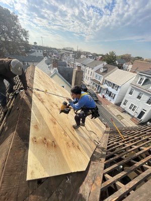 Shingles roof replacement - replacement of roof, we changed plywood ice and water shield on the edges, new drip edge cintetic paper Shingles roof replacement - replacement of roof, we changed plywood ice and water shield on the edges, new drip edge cintetic paper