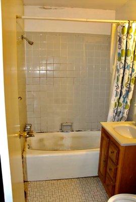Move Out Cleaning - This is a Move out Cleaning. The owners of this home had a big issue with the bathroom in particular. They thought they needed to re-tile and grout the whole bathroom since it was full of mold. The walls were very dusty and the sink was full of stains. We were able to deep clean this home and gave the bathroom a new life. We got rid off the mold in the bathroom and save the customer big money since they didn't have to re tile at the end. Move Out Cleaning - This is a Move out Cleaning. The owners of this home had a big issue with the bathroom in particular. They thought they needed to re-tile and grout the whole bathroom since it was full of mold. The walls were very dusty and the sink was full of stains. We were able to deep clean this home and gave the bathroom a new life. We got rid off the mold in the bathroom and save the customer big money since they didn't have to re tile at the end.