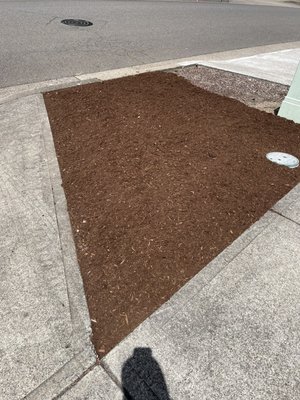 Mulch installation - This are some projects of mulch installation that we have done. Mulch installation - This are some projects of mulch installation that we have done.