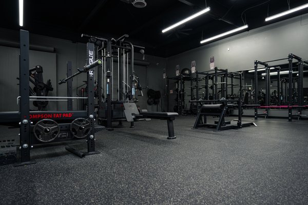 Private 24/7 Gym - Primitive Movement x Swole AF offers exclusive 24/7 access to a fully equipped training facility in Garden Grove. Designed for serious lifters, athletes, and those who value privacy and flexibility, our gym provides an uncrowded environment with top-tier equipment for strength and functional training. Whether you're training solo or with a coach, you'll have the freedom to work out on your schedule—day or night.
