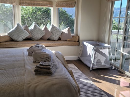 Professional Airbnb Cleaning Services - Whether you need a quick turnover clean for your rental property or regular maintenance for your business, we deliver exceptional results every time. Trust "LiiV Clean Services" to keep your space pristine and inviting. Professional Airbnb Cleaning Services - Whether you need a quick turnover clean for your rental property or regular maintenance for your business, we deliver exceptional results every time. Trust "LiiV Clean Services" to keep your space pristine and inviting.