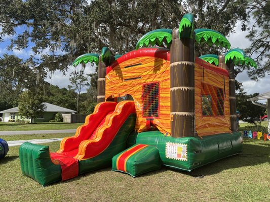 bounce house combos - This bounce house can be used wet or dry and it has a basketball hoop inside. All day rentals with the best quality products and set up. Fun for all ages. bounce house combos - This bounce house can be used wet or dry and it has a basketball hoop inside. All day rentals with the best quality products and set up. Fun for all ages.