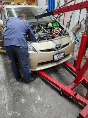 2010-2015 Toyota Prius - Blown Head Gasket => Engine Replacement - 2010-2015 Toyota Prius blown head gasket issue. Engine was replaced within 2 days. Customer was happy with new low mileage engine. 2010-2015 Toyota Prius - Blown Head Gasket => Engine Replacement - 2010-2015 Toyota Prius blown head gasket issue. Engine was replaced within 2 days. Customer was happy with new low mileage engine.
