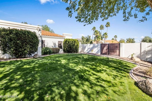 Listing off Paradise Drive - This is a recent listing of mine, that was sold in less than 30 days in Scottsdale for 1.68 million dollars. With my 40 years of industry knowledge, I know how to negotiate the best deal on your dream home.