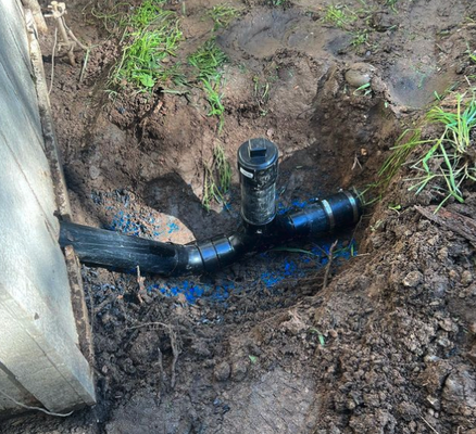 Sewer - My name is Scott and I'm known as the guy with the two dogs! I've been serving the Mountain
Community for over 18 years, specializing in Residential Plumbing. Call 559-642-0468 for an
Estimate!