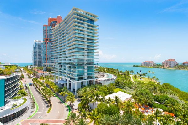 Apogee Luxury Condominium in Miami’s South Beach high-end renovation - The $1 million home remodeling project at Apogee Luxury Condominium in Miami’s South Beach is a high-end renovation that reflects MT Construction’s expertise in upscale properties. This project likely involves significant upgrades, including luxury finishes, modern design elements, and custom installations to match the exclusive nature of the Apogee residence. Roland’s team will focus on maximizing the space’s elegance and functionality, ensuring the project reflects the sophisticated standards of the South Beach lifestyle while delivering premium results.