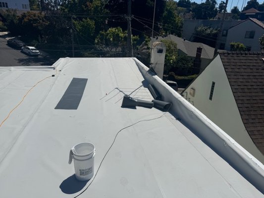 Combination Flat and Shingle roof replacement in Oakland - Pitched Roof & Flat Roof Replacement with GAF TPO 60 Mil Reflective White in Oakland
We recently completed a roofing project in Oakland, involving both a pitched roof replacement and a flat roof replacement with a high-performance GAF TPO 60 Mil reflective white roofing system. The pitched roof was upgraded with durable materials, ensuring long-term protection and improved aesthetic appeal. For the flat roof, we chose the GAF TPO 60 Mil reflective white, known for its exceptional durability, energy efficiency, and heat-reflective properties.
The reflective white surface of the TPO system helps reduce energy costs by reflecting sunlight and lowering heat absorption, making it an excellent choice for energy-conscious homeowners. The 60 mil thickness offers enhanced protection and longevity, ensuring the roof can withstand the elements for years to come.
This project not only provides a fresh new look for the property but also significantly boosts its energy efficiency, making it a great investment for the future. We’re excited about the results and the enhanced value this roofing upgrade brings. Combination Flat and Shingle roof replacement in Oakland - Pitched Roof & Flat Roof Replacement with GAF TPO 60 Mil Reflective White in Oakland
We recently completed a roofing project in Oakland, involving both a pitched roof replacement and a flat roof replacement with a high-performance GAF TPO 60 Mil reflective white roofing system. The pitched roof was upgraded with durable materials, ensuring long-term protection and improved aesthetic appeal. For the flat roof, we chose the GAF TPO 60 Mil reflective white, known for its exceptional durability, energy efficiency, and heat-reflective properties.
The reflective white surface of the TPO system helps reduce energy costs by reflecting sunlight and lowering heat absorption, making it an excellent choice for energy-conscious homeowners. The 60 mil thickness offers enhanced protection and longevity, ensuring the roof can withstand the elements for years to come.
This project not only provides a fresh new look for the property but also significantly boosts its energy efficiency, making it a great investment for the future. We’re excited about the results and the enhanced value this roofing upgrade brings.