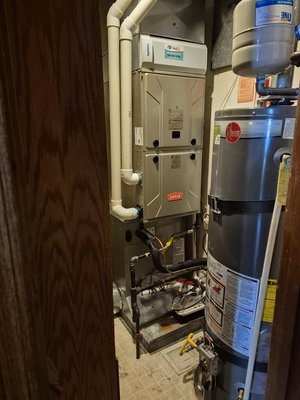 90% Gas Furnace and AC installation - Installation of a 95% gas furnace and AC unit. We take pride in our installations for your new system. We do not cut corners with our installations, from brazing with inert gases, to using high quality filter systems we take pride in our work! 90% Gas Furnace and AC installation - Installation of a 95% gas furnace and AC unit. We take pride in our installations for your new system. We do not cut corners with our installations, from brazing with inert gases, to using high quality filter systems we take pride in our work!
