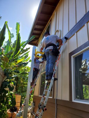 High Mounted Outdoor unit - No two installs will be the same and for job like this we use the best equipment to get the job done efficiently. We used our lift to lift up the outdoor unit and mount along the side of the house. High Mounted Outdoor unit - No two installs will be the same and for job like this we use the best equipment to get the job done efficiently. We used our lift to lift up the outdoor unit and mount along the side of the house.