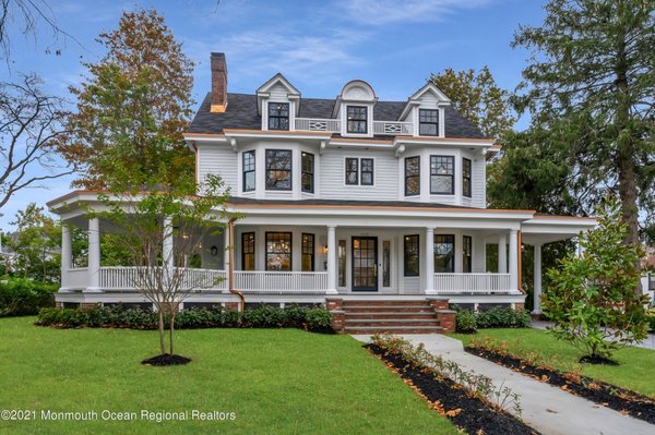 A renovation of the exterior of the house - A renovation of the exterior of the house. Siding installation, shingles roof installation, windows installation, yankee gutter installation, gutter installation, and downspout installation.