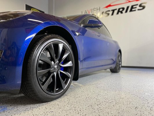 Tesla Model 3 - Powder Coated Wheels & Blue Brake Calipers - Tesla Model 3 got wheels powder coated satin black, and brake calipers painted blue 🤩