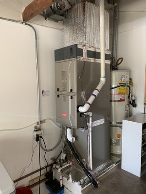 Full system change out at 95120 San Jose - At this project we replaced the old 4 Ton Bryant furnace and York condenser with 95% (high efficiency) furnace and Bryant slim condenser.