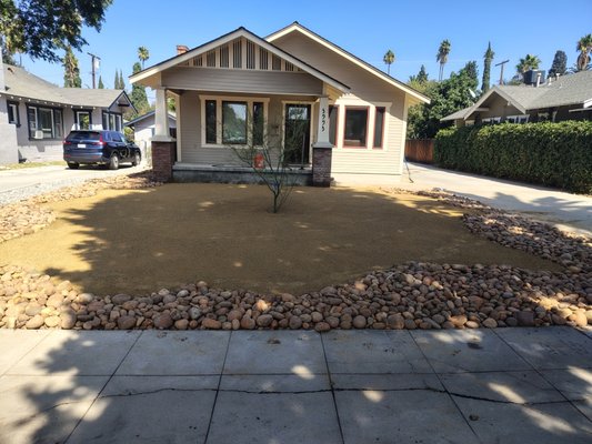 landscape renovation - this client called us because the landscaper before did such a bad job on the design so we worked with the customer for about a week on the design before finalizing a quote.
we removed the old landscape, added 10 yards of decomposed granite, a 40 gallon palos Verdes tree, and 5 yards of brown stone sizes 3/4', 1', 2-3', and 5' landscape renovation - this client called us because the landscaper before did such a bad job on the design so we worked with the customer for about a week on the design before finalizing a quote.
we removed the old landscape, added 10 yards of decomposed granite, a 40 gallon palos Verdes tree, and 5 yards of brown stone sizes 3/4', 1', 2-3', and 5'