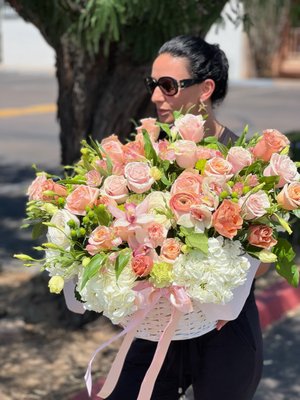 Fall Floral Collection - Celebrate the season with Imagine Flowers’ Fall Collection—an elegant study in rich color, layered textures, and artisan design. We blend sunset-toned roses, dahlias, mums, ranunculus, and orchids with seasonal accents like oak leaves, eucalyptus, wheat, berries, and pampas for arrangements that feel warm, modern, and unmistakably luxurious. Presented in our signature vessels—hat boxes, sculptural vases, and chic bag-style designs—each piece is crafted to elevate entryways, dining tables, offices, and boutique interiors.
Whether you’re hosting an intimate dinner or gifting a thank-you, our designers tailor size and palette from amber and saffron to merlot and plum. Same-day flower delivery in Scottsdale and surrounding areas (Paradise Valley, Phoenix, Fountain Hills) is available, with photo confirmation for your peace of mind.
Order online or call 480.304.2279. For bespoke requests, email florist@imagine-flowers.com—we’ll design a piece that feels like fall, refined. Fall Floral Collection - Celebrate the season with Imagine Flowers’ Fall Collection—an elegant study in rich color, layered textures, and artisan design. We blend sunset-toned roses, dahlias, mums, ranunculus, and orchids with seasonal accents like oak leaves, eucalyptus, wheat, berries, and pampas for arrangements that feel warm, modern, and unmistakably luxurious. Presented in our signature vessels—hat boxes, sculptural vases, and chic bag-style designs—each piece is crafted to elevate entryways, dining tables, offices, and boutique interiors.
Whether you’re hosting an intimate dinner or gifting a thank-you, our designers tailor size and palette from amber and saffron to merlot and plum. Same-day flower delivery in Scottsdale and surrounding areas (Paradise Valley, Phoenix, Fountain Hills) is available, with photo confirmation for your peace of mind.
Order online or call 480.304.2279. For bespoke requests, email florist@imagine-flowers.com—we’ll design a piece that feels like fall, refined.