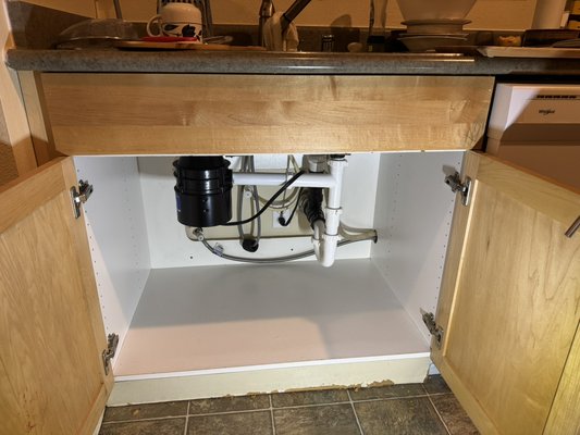 Installing a water filter - As a handyman, I installed this water filter quickly and with high quality." Installing a water filter - As a handyman, I installed this water filter quickly and with high quality."