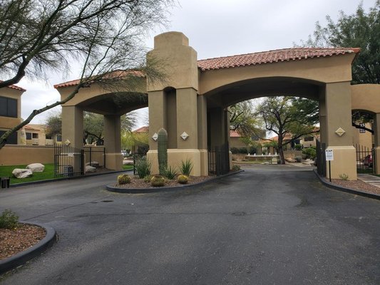 La Paloma Resort Automatic Gate - This is another commercial automatic gate project we did for this apartment complex. La Paloma Resort Automatic Gate - This is another commercial automatic gate project we did for this apartment complex.