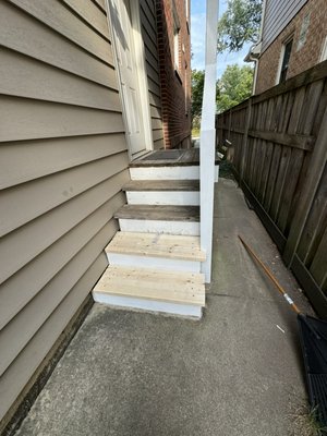 restoration of old stairs, replacement of old elements with new ones, painting - replacement of old wood with new, high-quality restoration and painting