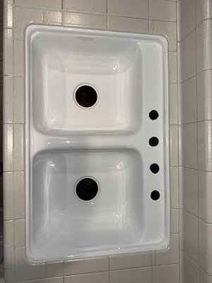Porcelain kitchen sink, Reglaze - Porcelain kitchen sink Repair rust damage and grout reglaze