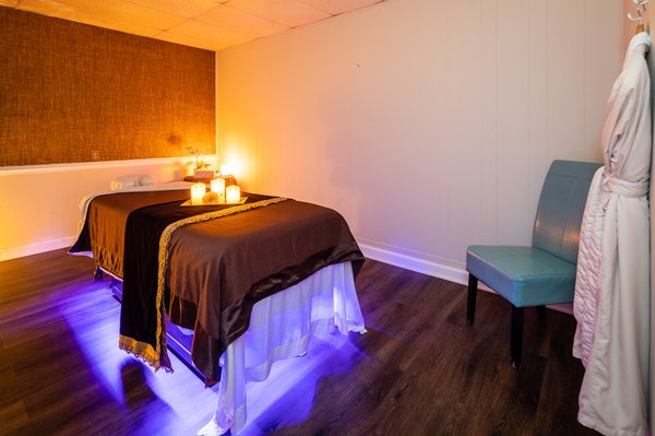 Holiday Spa Packages - At Luna’s we believe that everyone deserves some time to unwind. Revitalize your body and mind with one of our purifying body wraps or rejuvenating massages. Holiday Spa Packages - At Luna’s we believe that everyone deserves some time to unwind. Revitalize your body and mind with one of our purifying body wraps or rejuvenating massages.