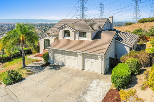 LIVE: 43733 Greenhills Way, Fremont - This exceptional estate atop Heritage Hills boasts its stunning architectural design, excellent floorplan, lush gardens, and spectacular location with the grandest bay views! You definitely don't want to miss this one!