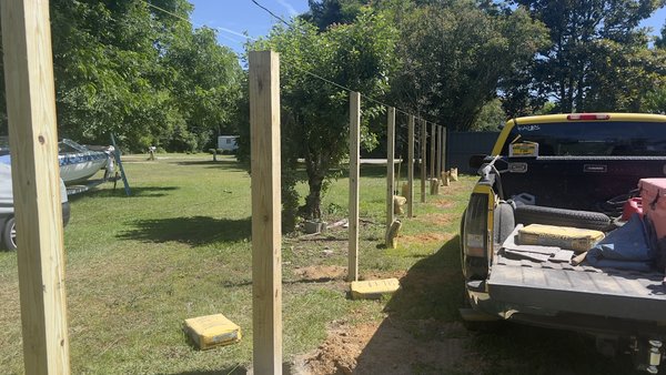 7ft wood privacy fence - We put our experience, responsibility, o the highest quality for all our customers.
All price on our different style fence, not always the same but for sure we make it possible fair on each part.