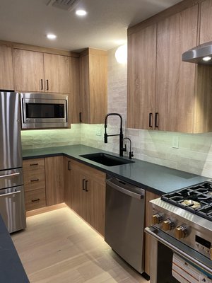 Home Remodel - Hillcrest, CA - With brand new kitchen cabinetry and flooring throughout, this three-level townhome in the heart of Hillcrest had quite the transformation!
New doors were installed, bathrooms received a full renovation, and some electrical and plumbing upgrades were made to elevate the design. Home Remodel - Hillcrest, CA - With brand new kitchen cabinetry and flooring throughout, this three-level townhome in the heart of Hillcrest had quite the transformation!
New doors were installed, bathrooms received a full renovation, and some electrical and plumbing upgrades were made to elevate the design.