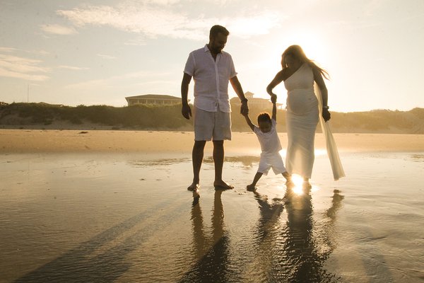 Beach Portraits! - Sunportraits has been capturing memories since 1999 on the Outer Banks! Large and small groups welcome. Reserve a session today, no deposit required. Beach Portraits! - Sunportraits has been capturing memories since 1999 on the Outer Banks! Large and small groups welcome. Reserve a session today, no deposit required.
