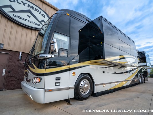 September Featured Coach: 2008 Prevost H3-45 AMADAS - 2008 Prevost H3-45 AMADAS 
$379,000
Only 86,830 miles!!