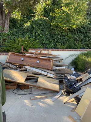 Junk Removal Services For Less Money - These pictures are from different customers. Please check out our reviews from our past customers. Customer satisfaction is our number one priority! We are licensed and insured and have a haulers permit for the city of Los Angeles. We offer better services than the big franchise junk removal companies for a lot less money. We also provide all types of demolition and deconstruction services, and we are licensed with the constrictors state licensed board in California. Junk Removal Services For Less Money - These pictures are from different customers. Please check out our reviews from our past customers. Customer satisfaction is our number one priority! We are licensed and insured and have a haulers permit for the city of Los Angeles. We offer better services than the big franchise junk removal companies for a lot less money. We also provide all types of demolition and deconstruction services, and we are licensed with the constrictors state licensed board in California.